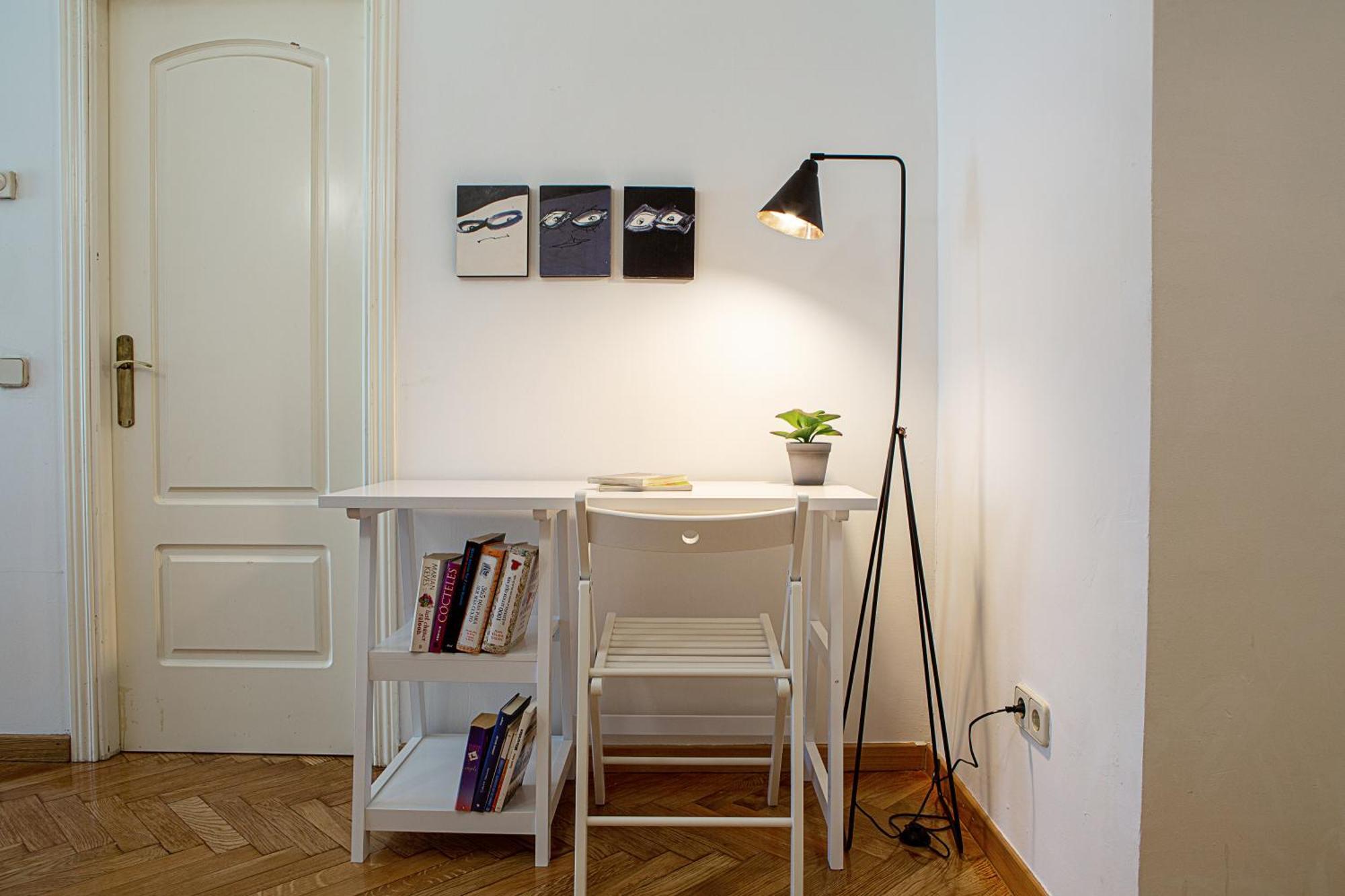 Cute 1 Bedroom With A Balcony Apartamento Madrid